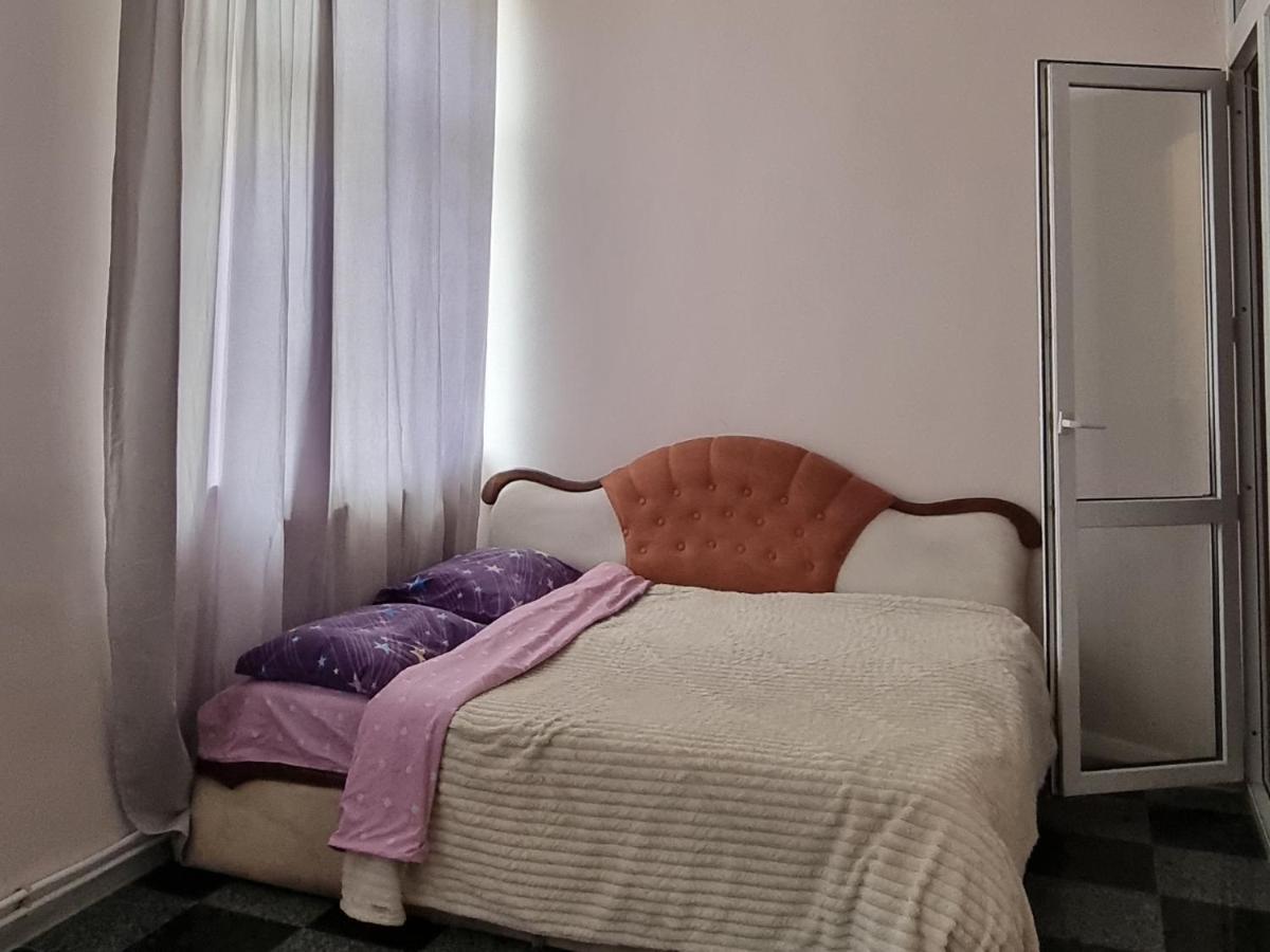 Затишна Квартира В Центрі Міста Ternopil Esterno foto
